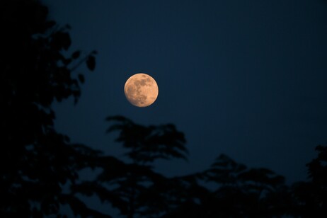 Una Superluna (fonte:  Rupesh kumar Pandey da Pexels)