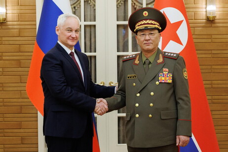 Il ministro della Difesa russo a Pyongyang, 'asse militare'