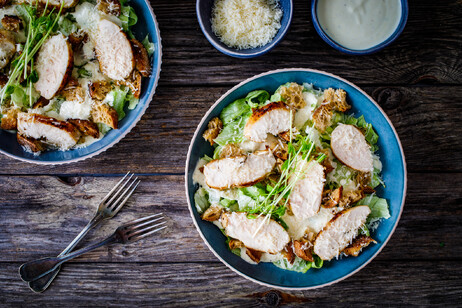 Caesar salad - foto iStock.