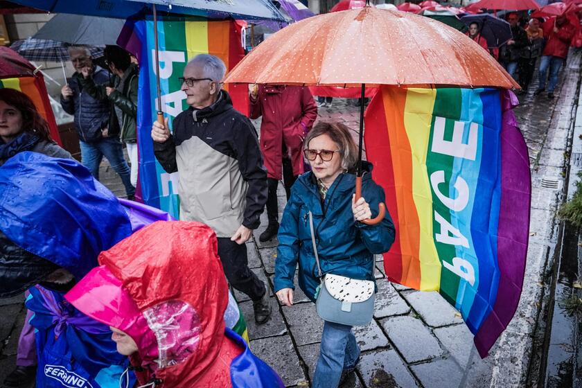 Corteo per la pace sfila a Torino